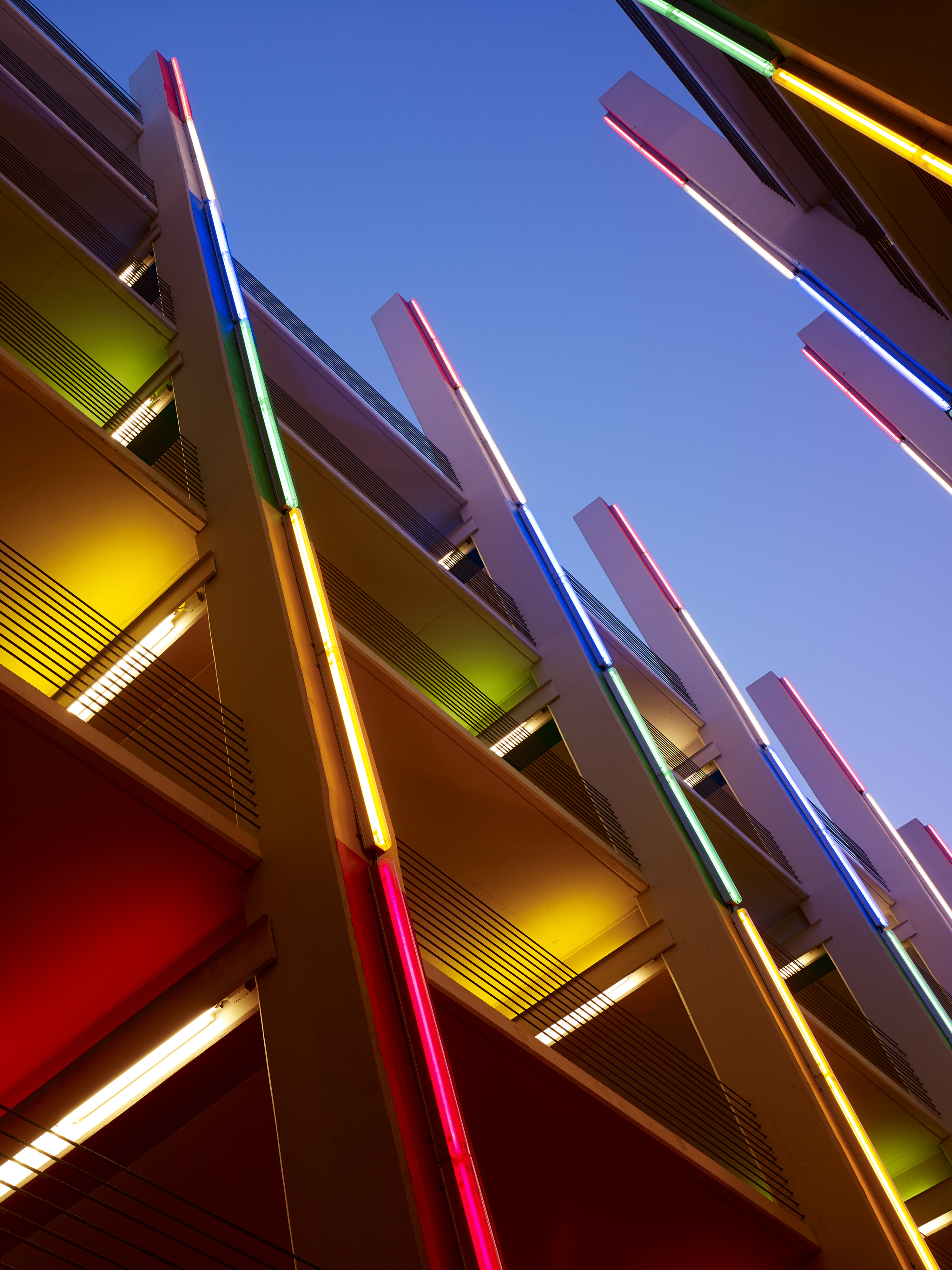 Rand Elliott Architects 打造停车建筑新形象-45