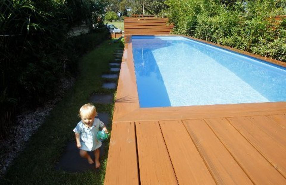 Stefan Beese自制废旧材料泳池-0