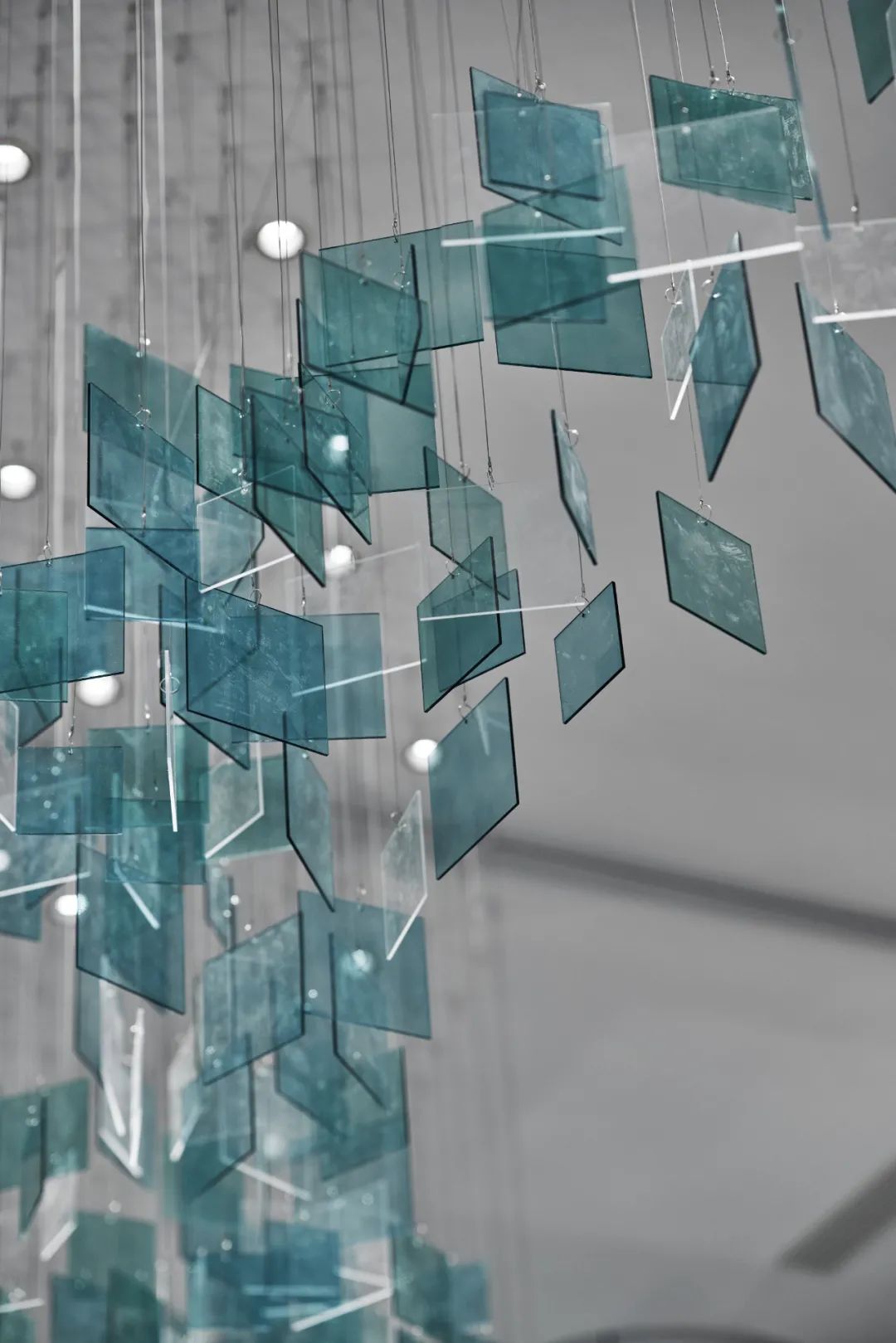 华鸿售楼中心——现代艺术与自然环境的和谐共生-8