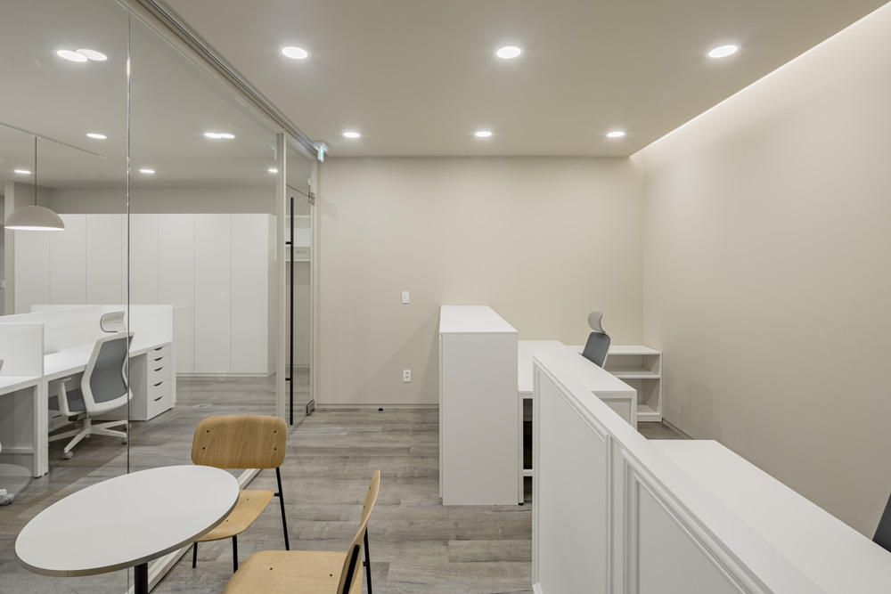 100% 时尚办公室，现代与极简的完美融合-20