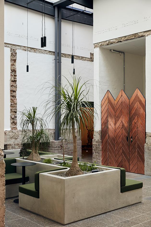 paramount house hotel-11