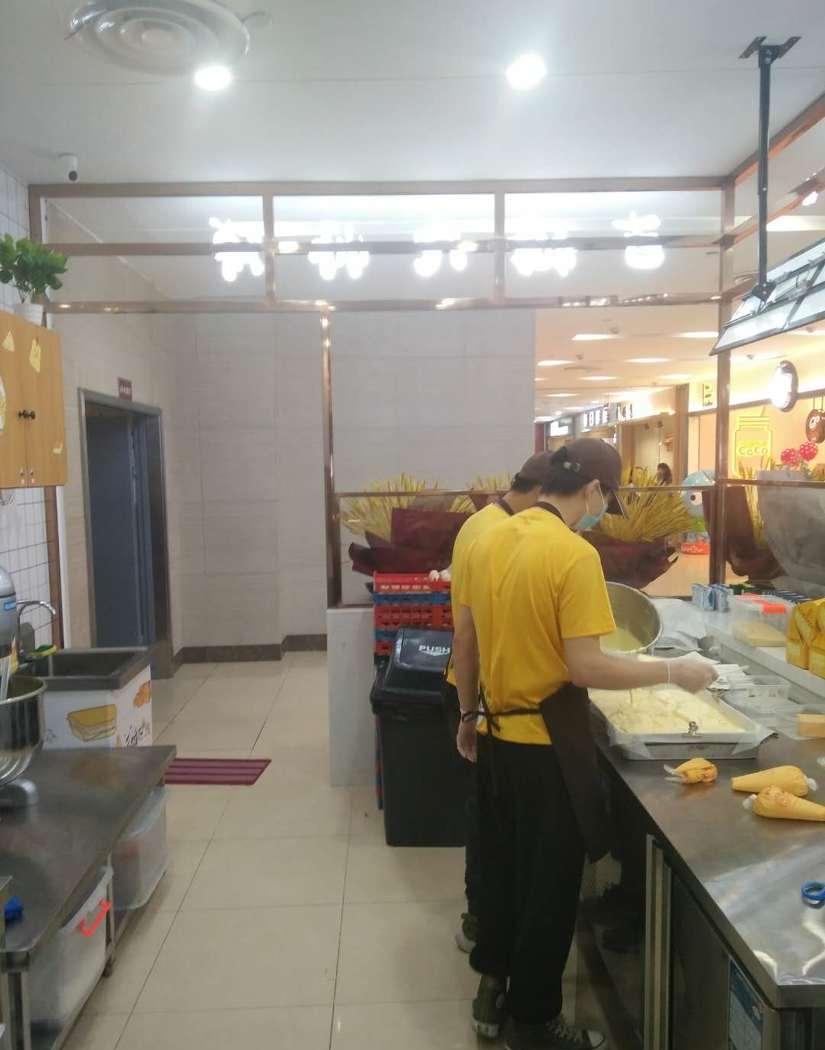 马来西亚风味蛋糕店，现代设计吸引顾客-16