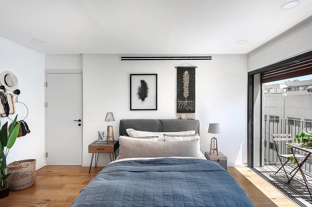 A Rooftop Apartment Overlooking Two Cities 丨 Halel Architects-10