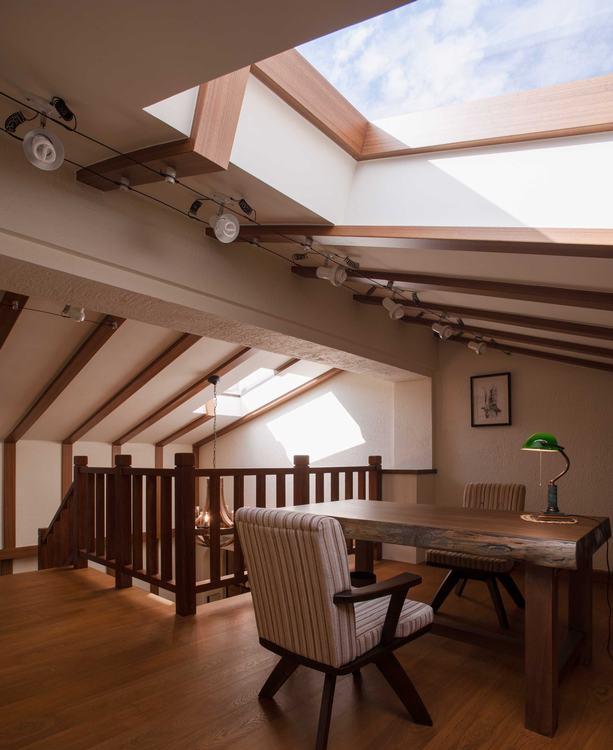 李干才打造乡村风情别墅 | 书香红砖壁炉,自然木头书柜-12