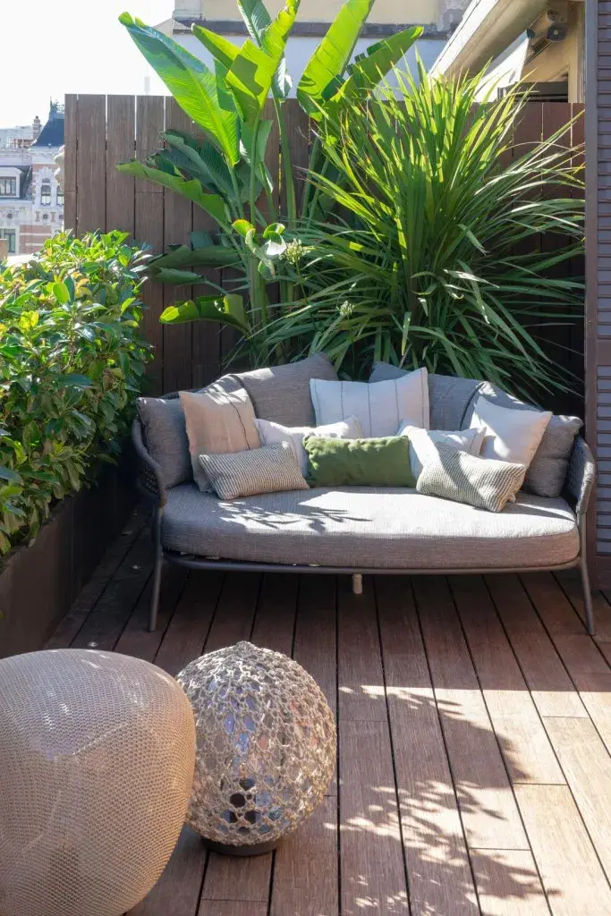 巴塞罗那古典建筑中的现代顶层公寓-25