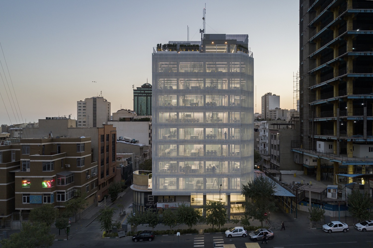 白装修办公楼丨伊朗德黑兰-37