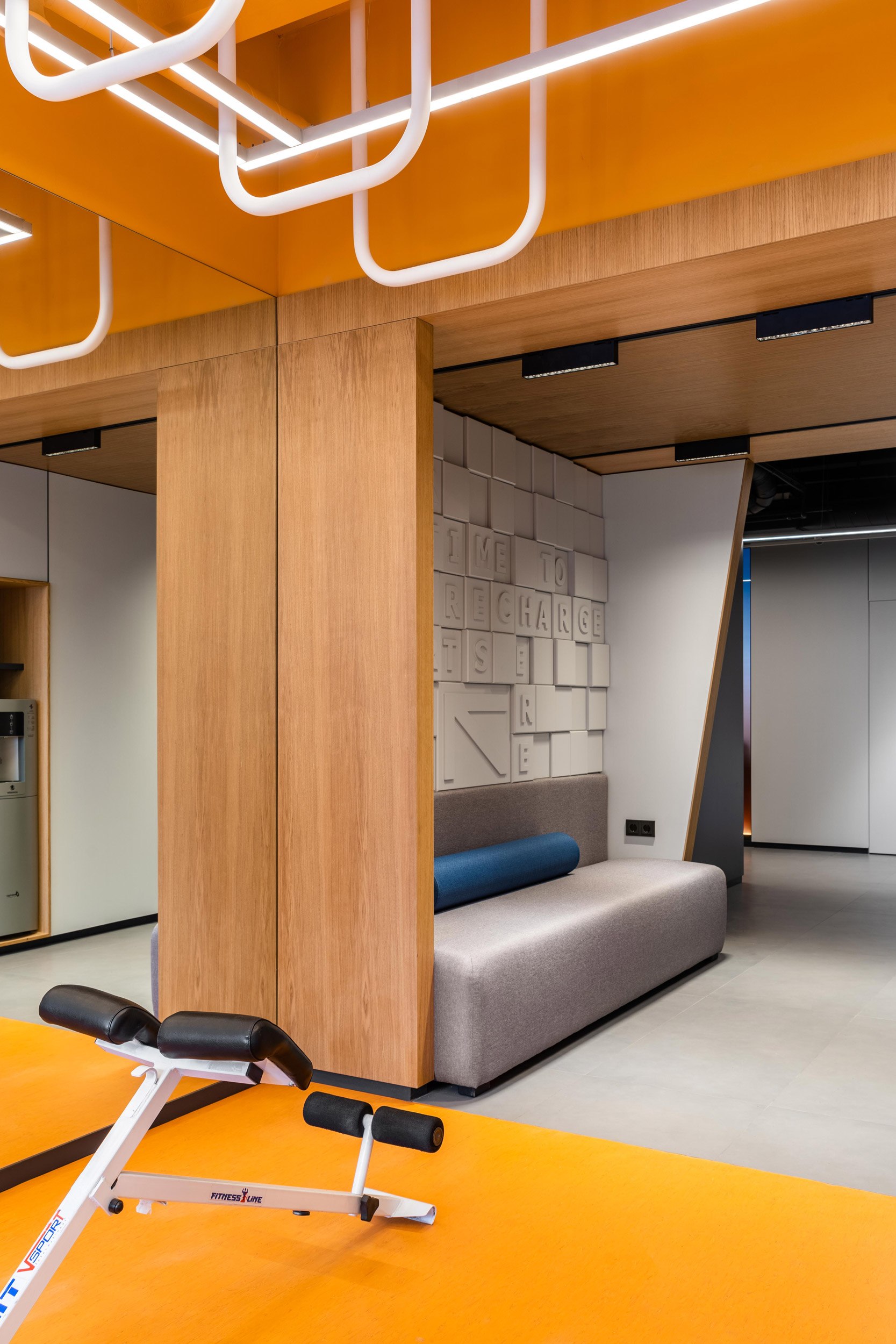 Deve·perts 团队打造未来感 IT 办公空间-18