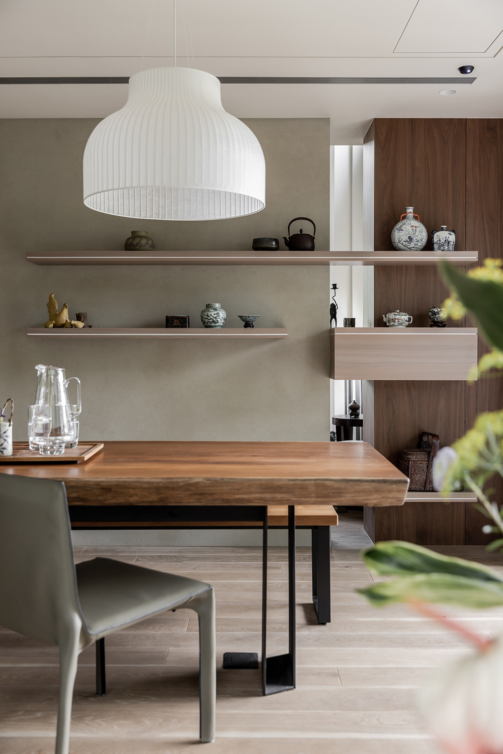 家装设计案例鉴赏——轻复古简约度假独栋别墅-9