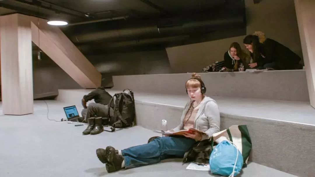 全球超颠覆的图书馆诞生了：煮饭、租房、唱K……无所不能！-52