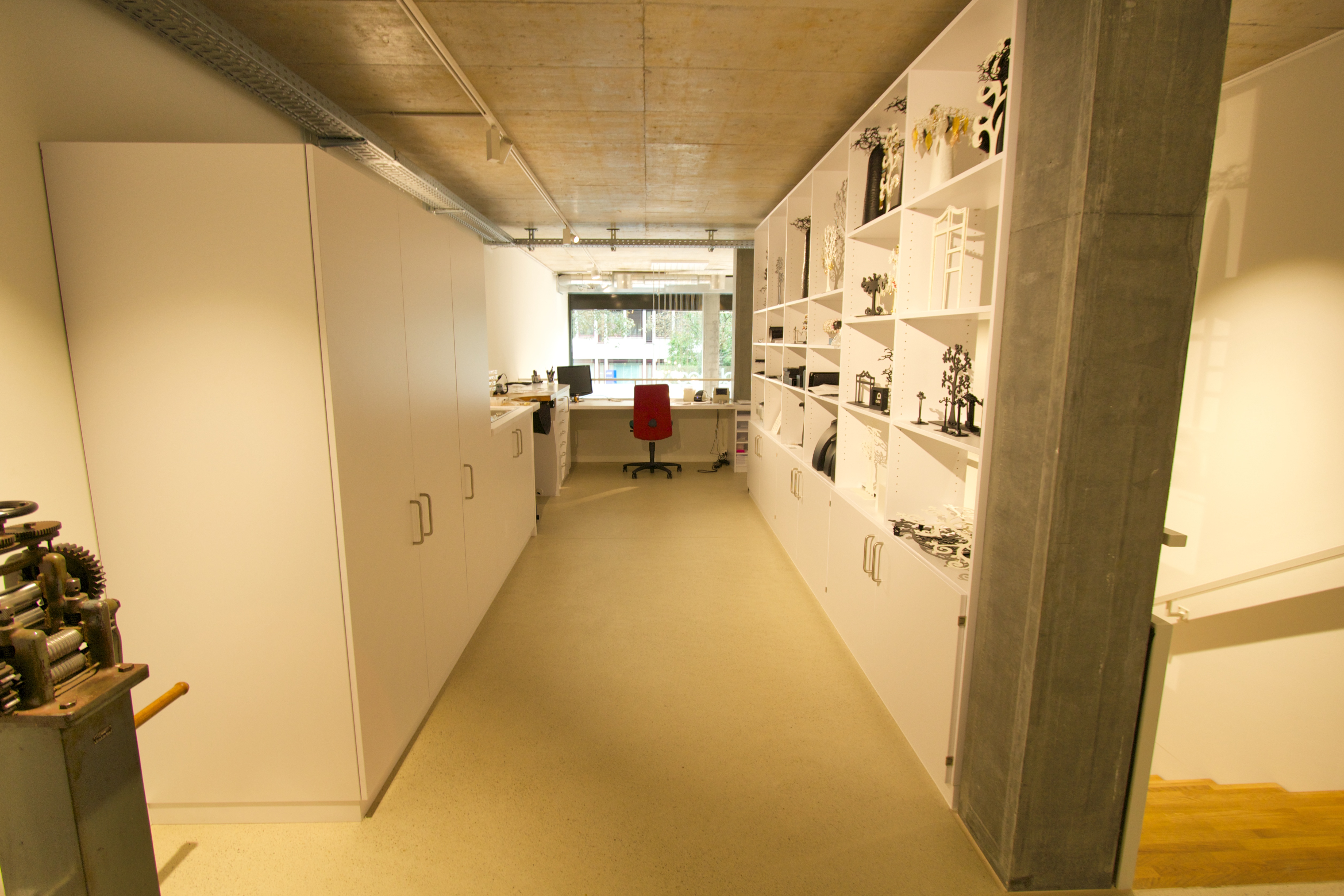 瑞士阿尔莫格珠宝店 | 沉船寻宝的室内设计-36