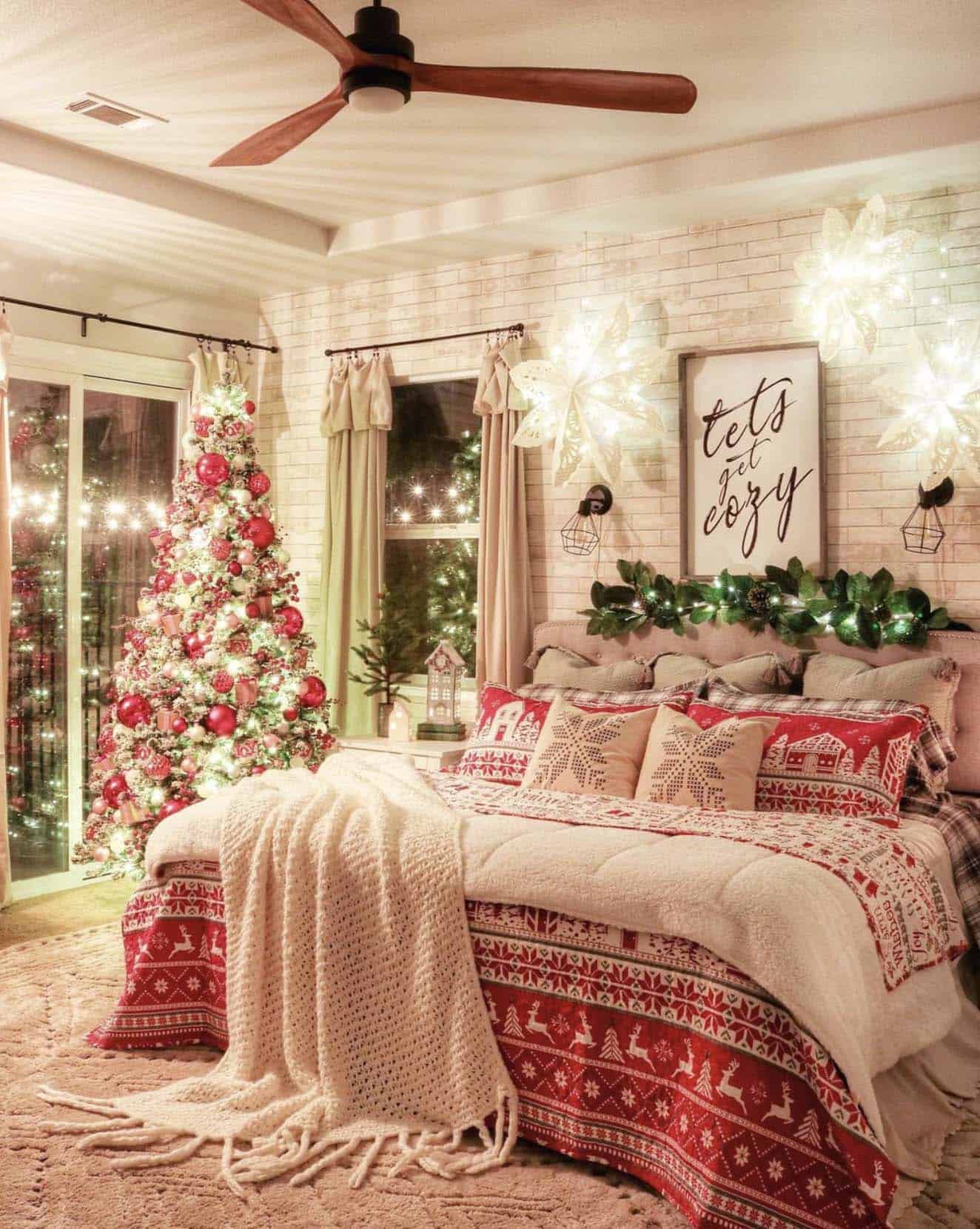 Wishing You A Very Merry Christmas: 80 Decorating Ideas To Inspire-14