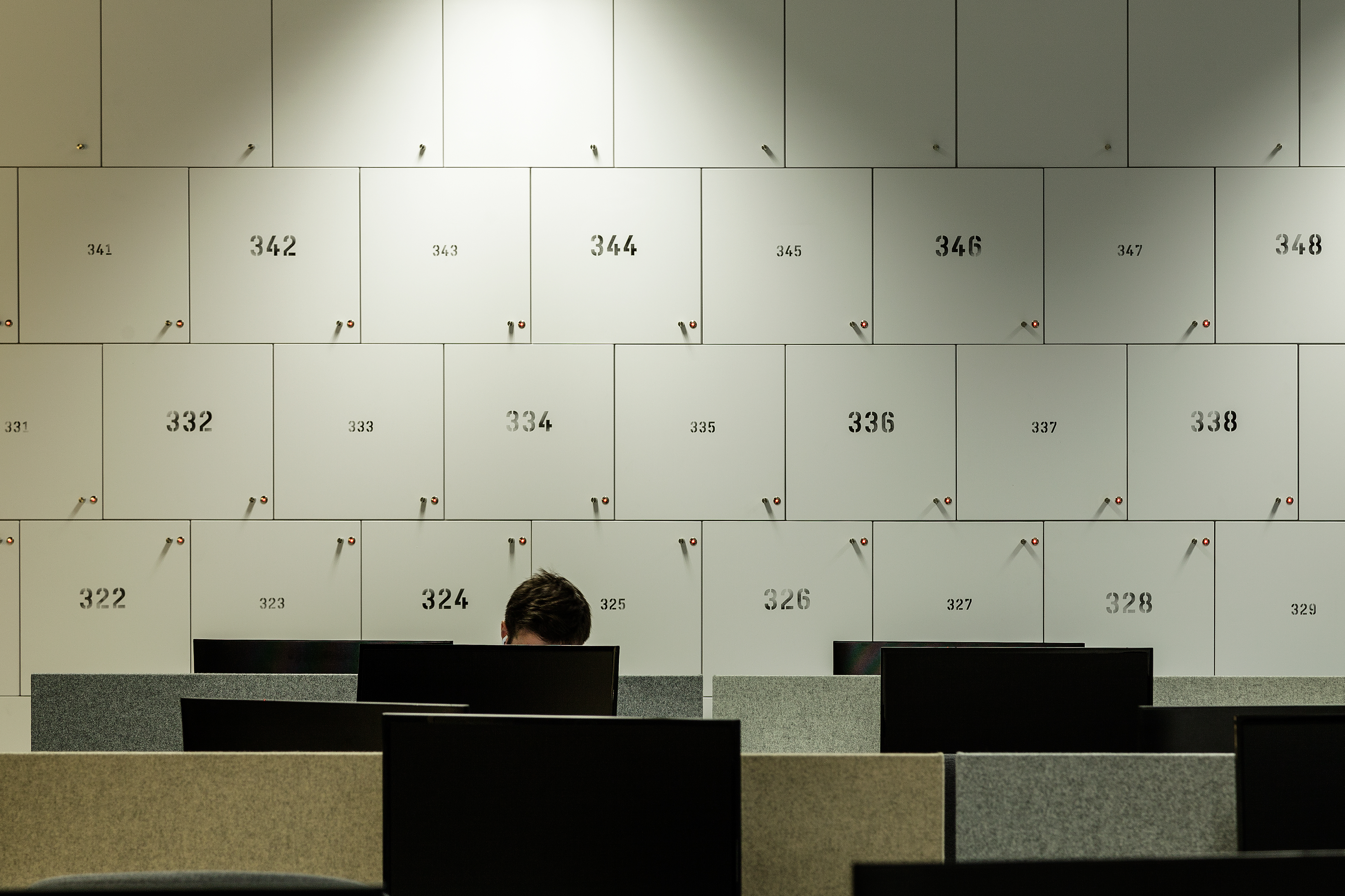 创新科技风，打造高效灵活的办公环境-20