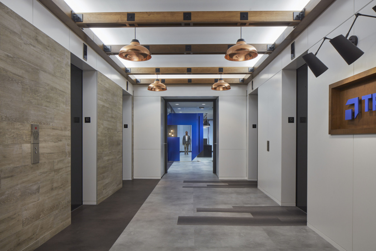 Atlanta Tricentis 办公室 - 现代工业风与活力色彩的碰撞-16