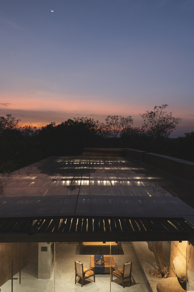 隐于印度荒野的生态友好石墙别墅丨Mitti-47