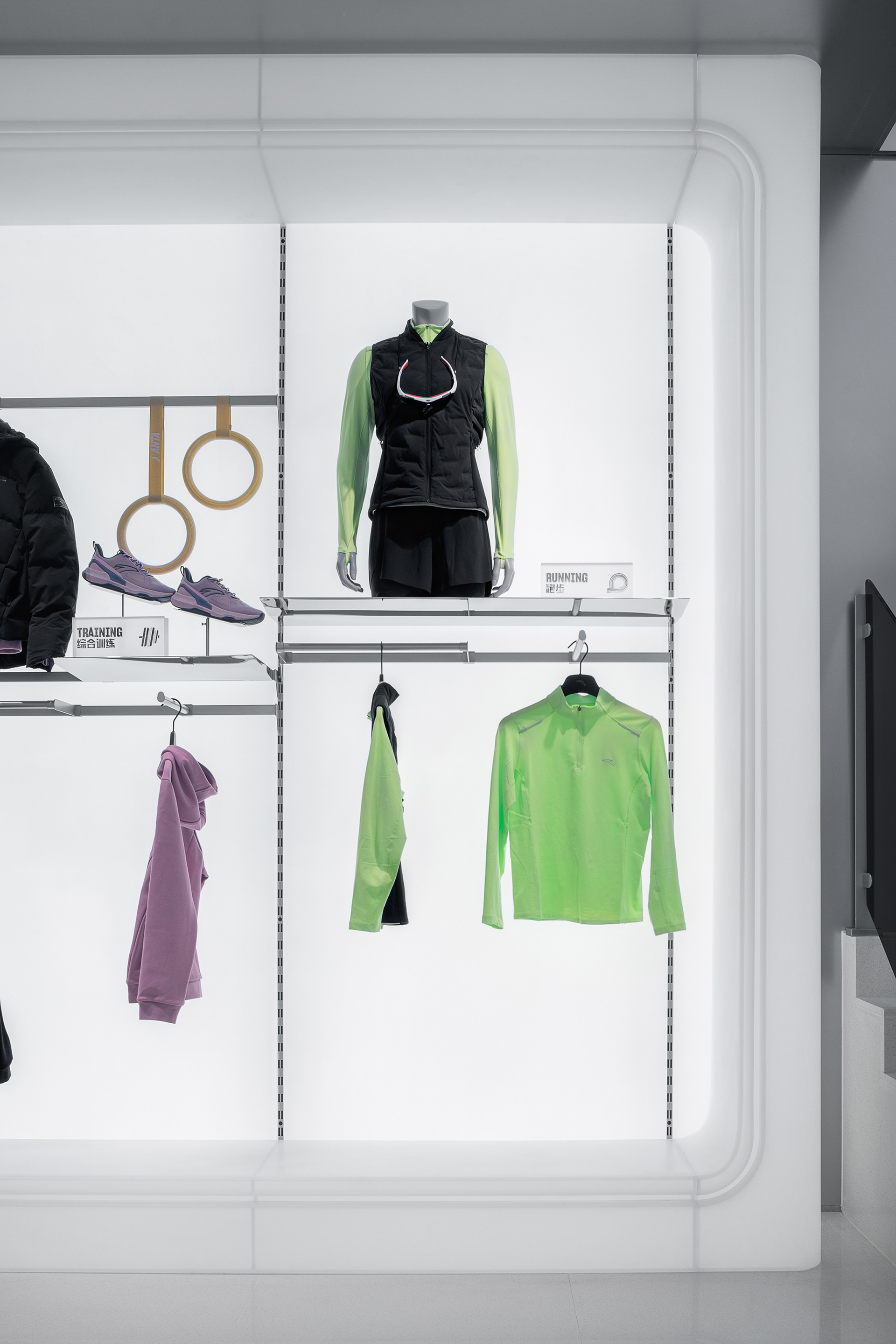 王府井安踏旗舰店丨中国北京丨STILL YOUNG-24