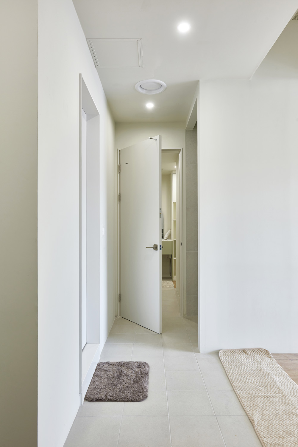 简约白与原木的 67 平亲子公寓-24