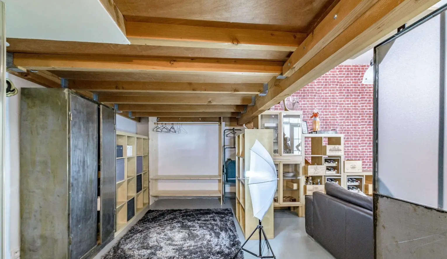 尼斯旧车库改造的纽约风格 loft-4