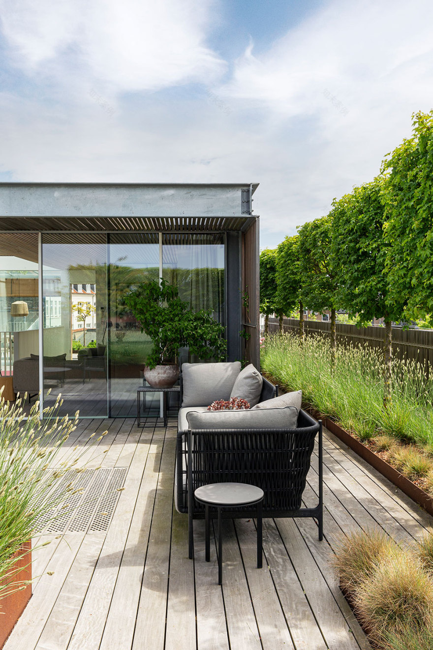 大城市中心的私人花园-15