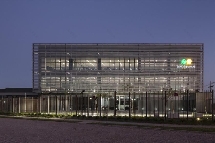 Safras & Cifras · 现代化农业咨询公司的环保建筑设计-2