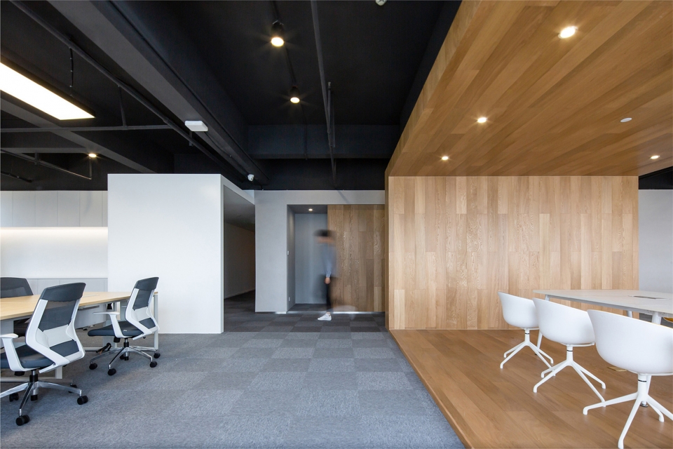 虹越电商办公室-36