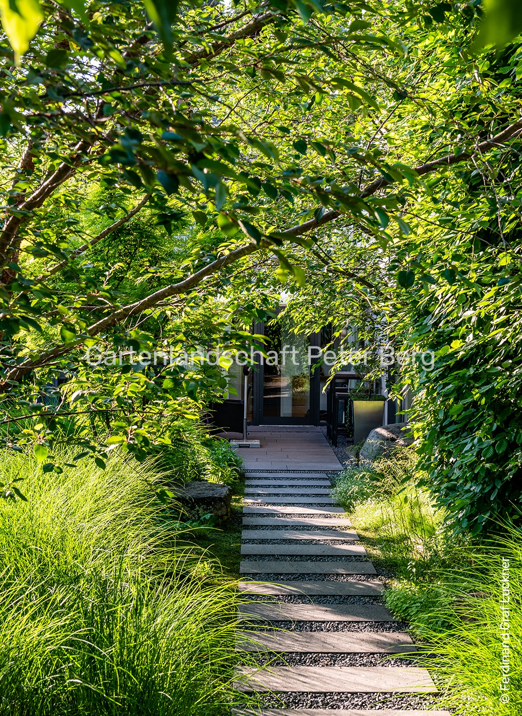 阿尔河谷的中庭花园丨GartenLandschaft-15