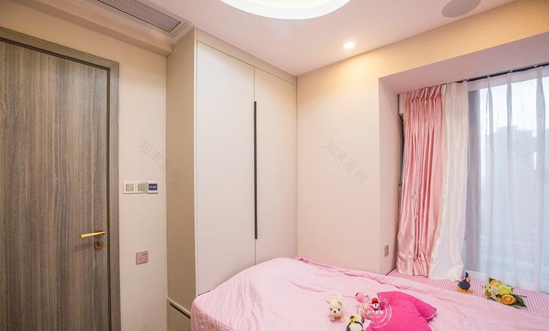 现代轻奢都市小夫妻的时尚家居-17