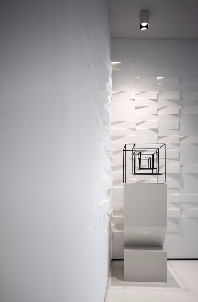 深圳：纯洁白色极简抽象的艺术展示厅-14