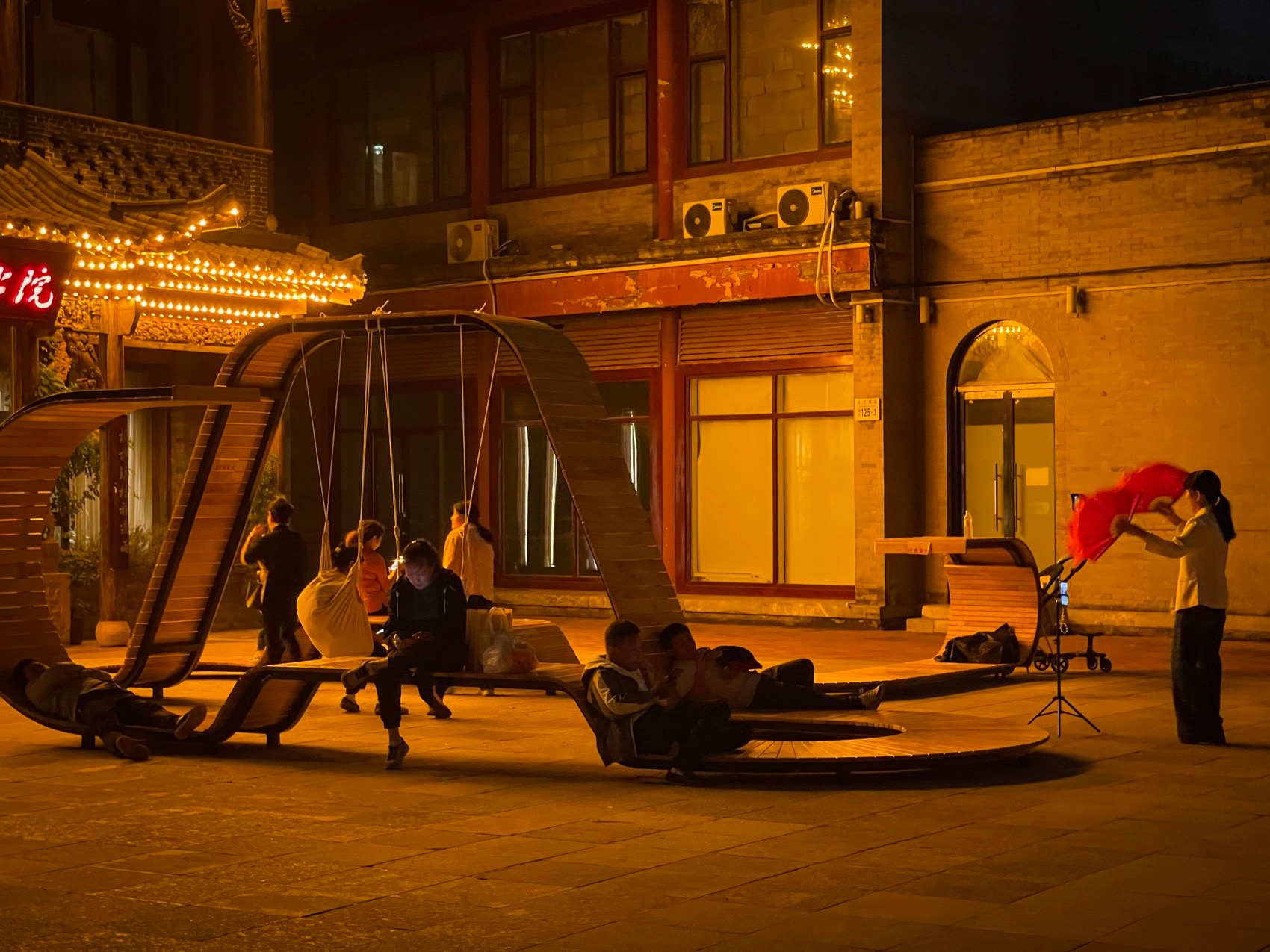 「一笔烟火」与「一圈京味」装置丨中国北京丨清华大学建筑学院韦诗誉,朱宁团队-24