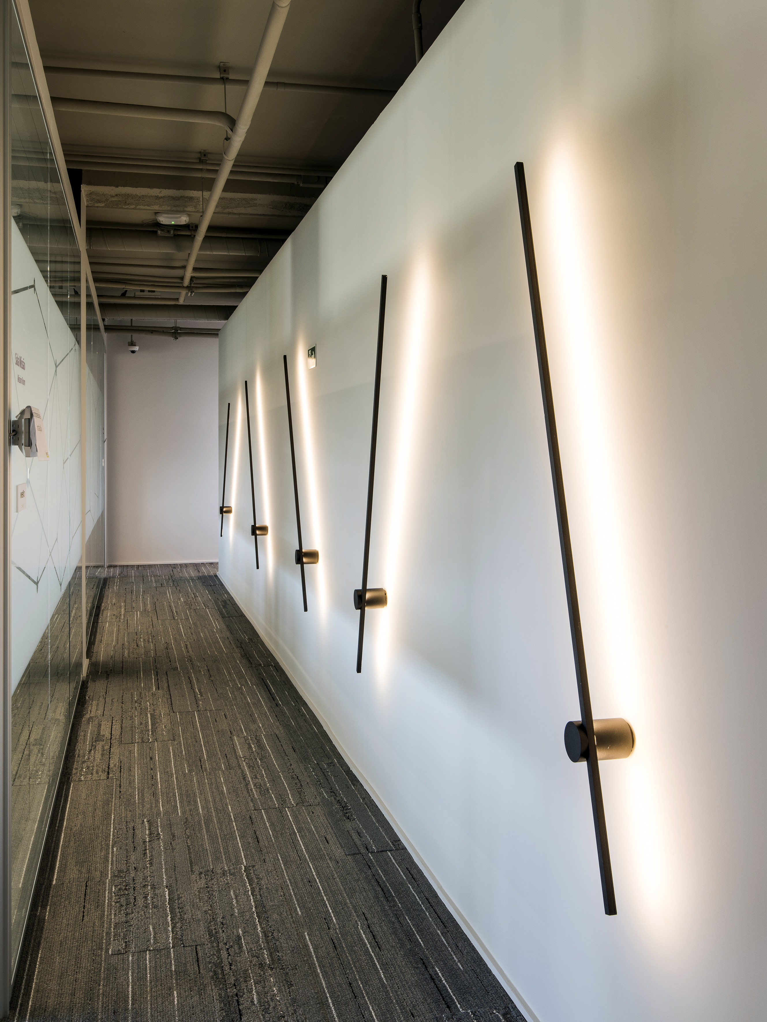 巴西 AstraZeneca 总部办公室照明设计-16