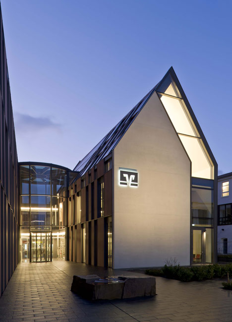 Volksbank Gifhorn by Stephan Braunfels Architekten-17