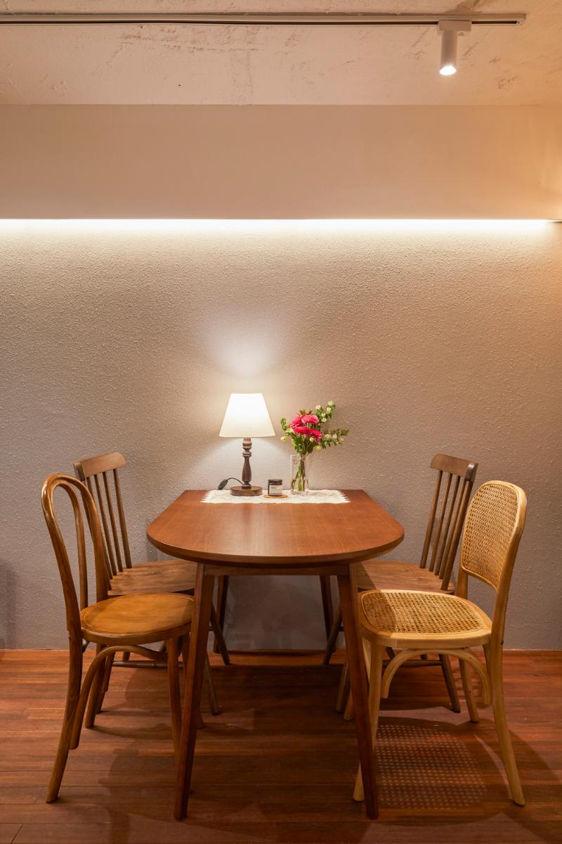 温馨八坪咖啡厅，外观吸睛设计-11