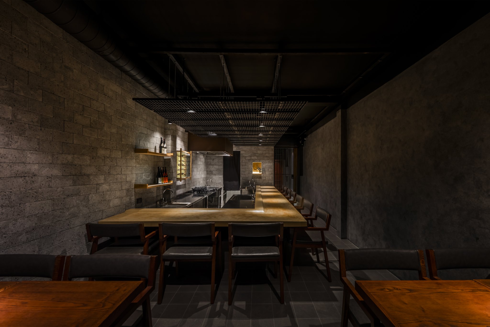 河内小巷里的隐秘寿司店丨越南胡志明市丨Kawaguchi Atsushi-11