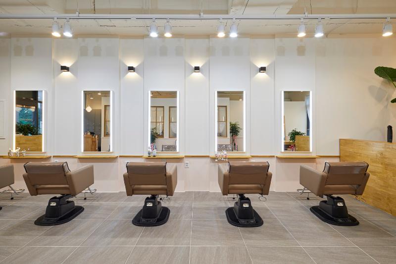 26 平美容室 卡其色与原木的简约魅力-6