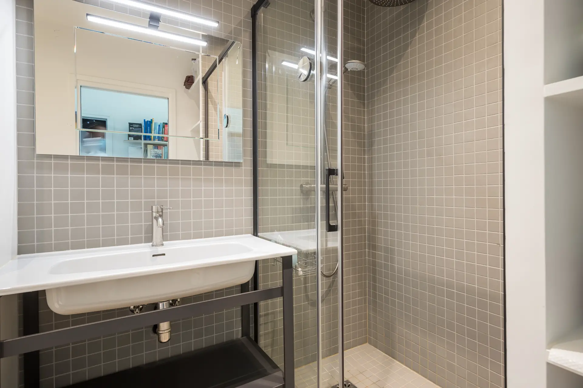 巴黎优雅工业风 Loft 住宅，色彩与空间的完美融合-9