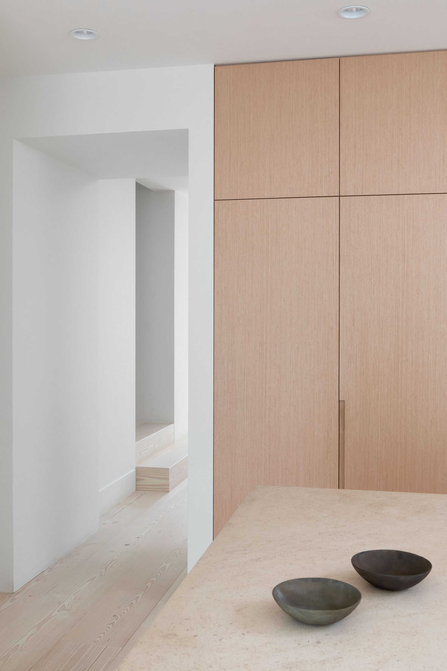 DINZ德网  Untitled Design Agency · 克制的实践-1