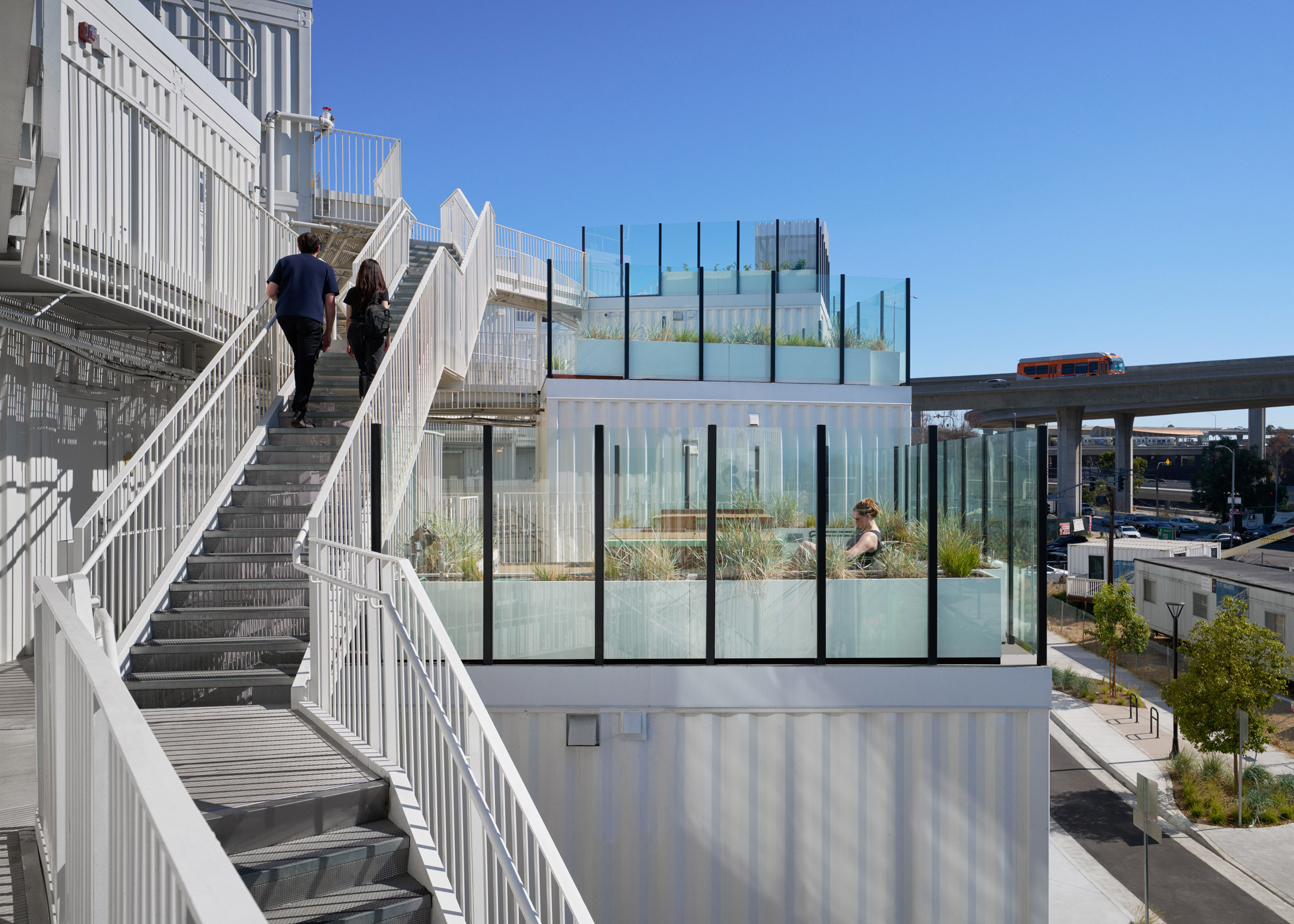 公寓建筑丨美国洛杉矶丨LOHA(Lorcan O'Herlihy Architects)-27