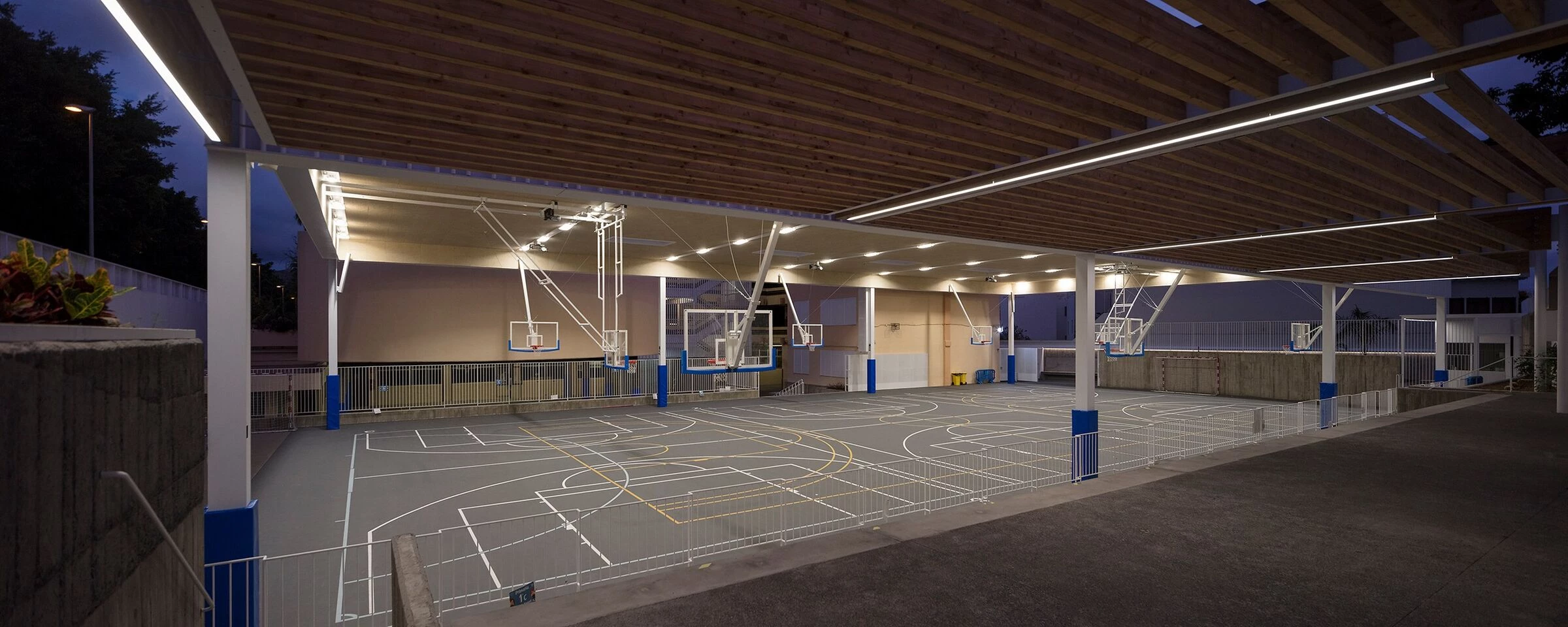 西班牙英语学校的体育运动丨西班牙丨Equipo Olivares Arquitectos-21