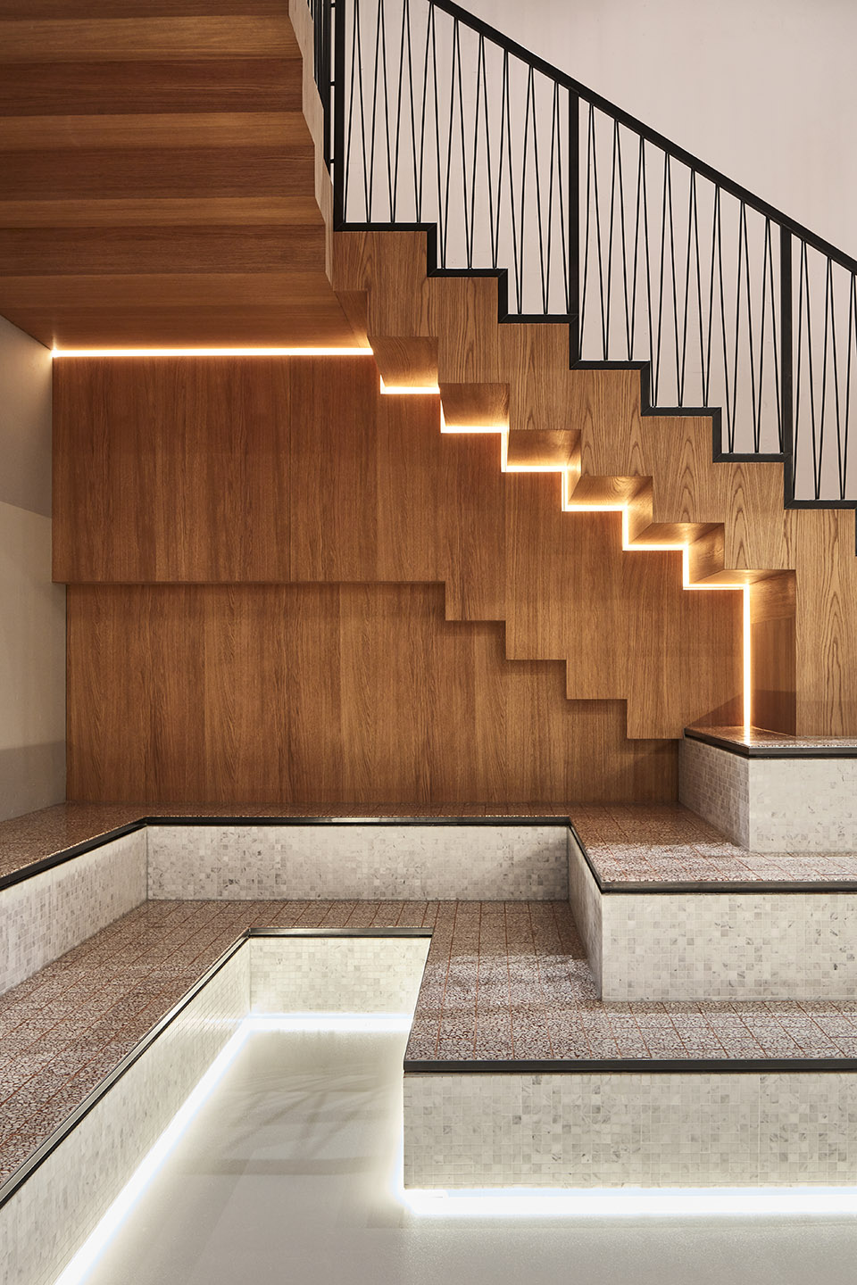 Foodhallen美食广场海牙店,荷兰 / Studio Modijefsky-33