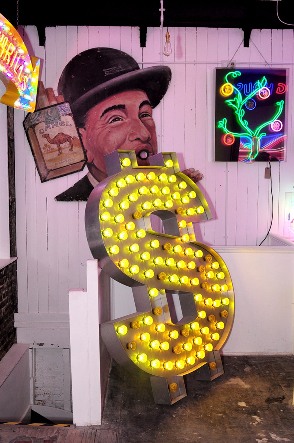 伦敦“上帝的垃圾场” | 霓虹灯的迷幻世界-24