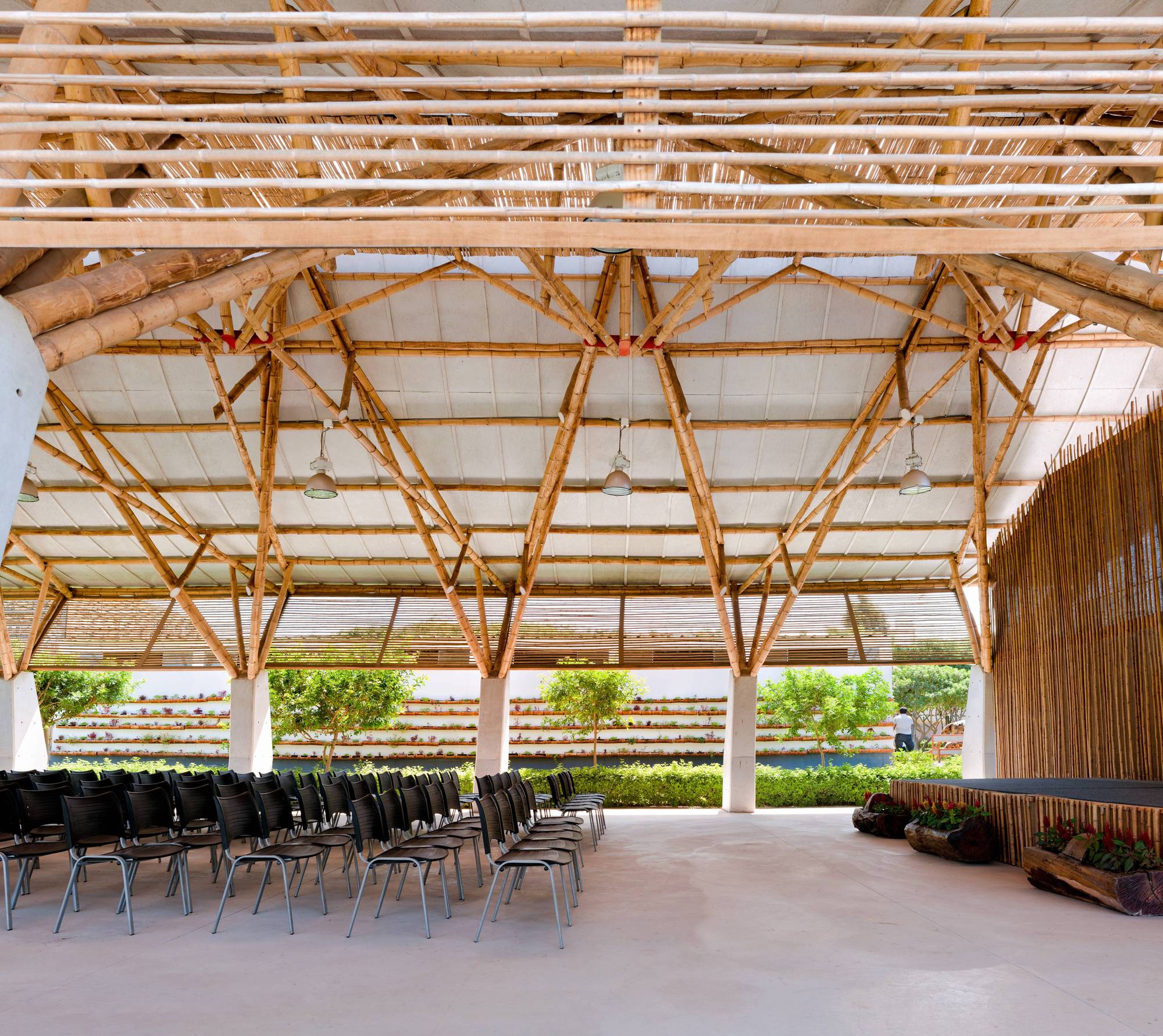 Bamboo Auditorium / Instituto de Vivienda, Urbanismo y Construcción de la USMP-20