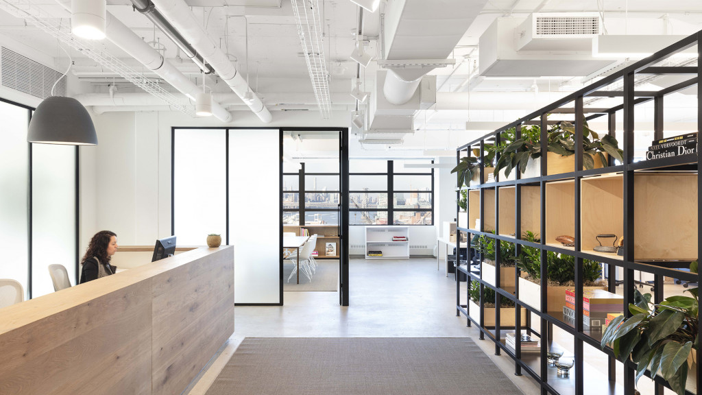 纽约时尚品牌 Lafayette 148 总部，工业风邂逅女性魅力-4