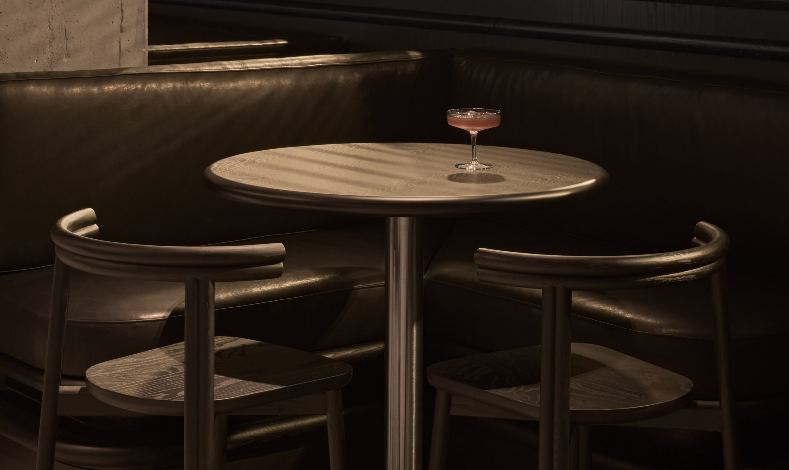 黑色代码晨间酒吧-42