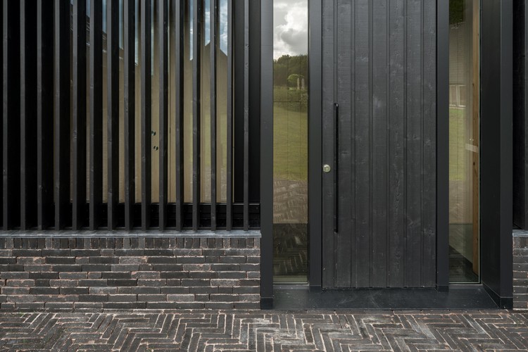 荷兰现代农庄中的两套住宅与工作室-31