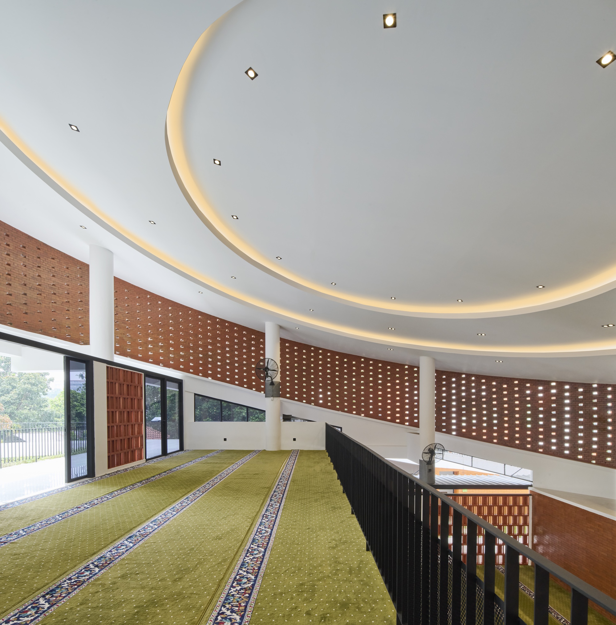 Al-Iqtishad Mushola / CREM Paragon x KIND-24