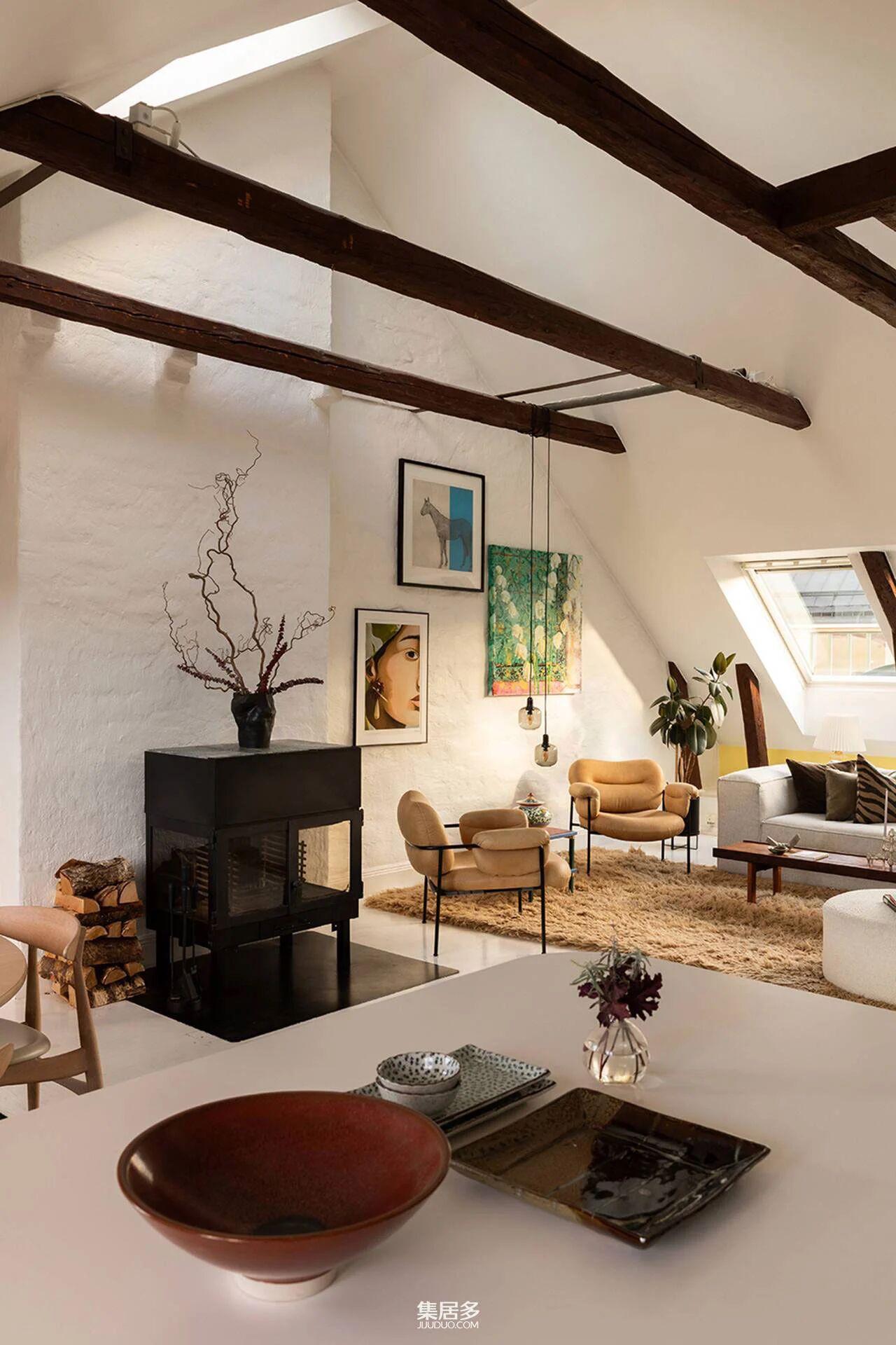 卡尔松的空中乐园:斯德哥尔摩一座洒满光的阁楼公寓丨瑞典斯德哥尔摩-16