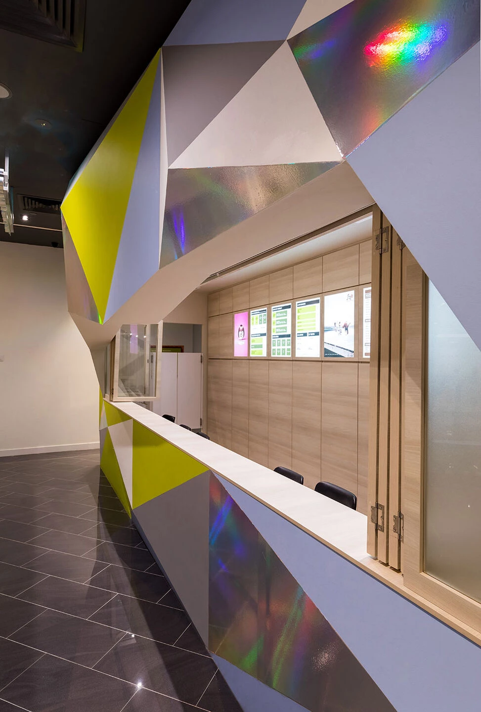 新加坡 Ion 购物中心的“珠宝盒”美容沙龙-13