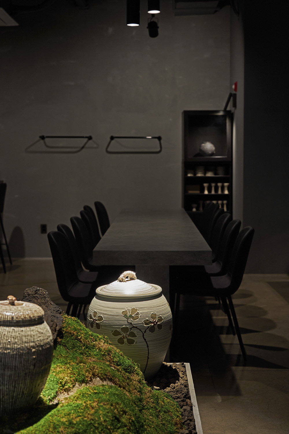 20 平米现代都市风酒馆，精致空间设计诠释高级品味-18