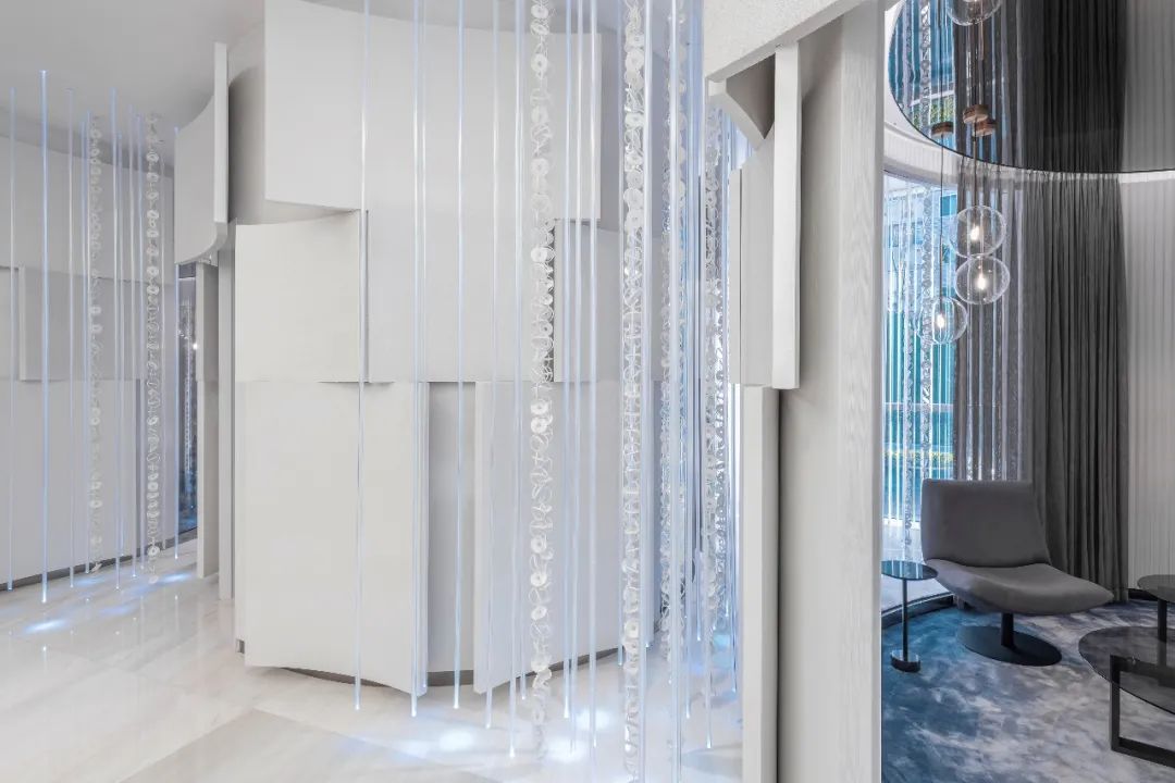 融创售楼中心 · 艺术画廊般的空间设计丨中国上海丨Ippolito Fleitz Group-35