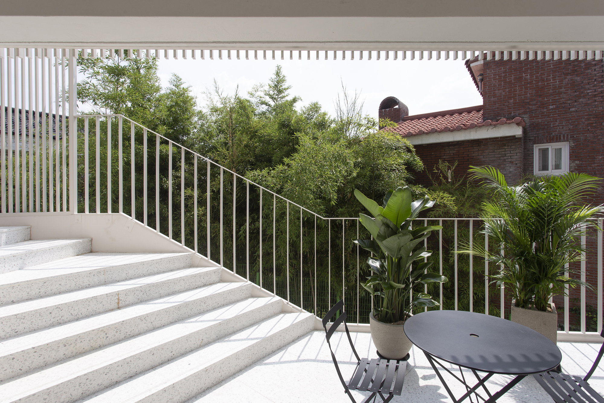 MASS Arts Plastiques Gallery / Form & Function-36