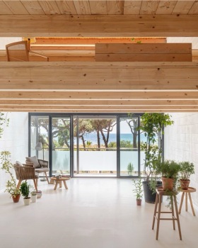 GAVA海滩住宅丨西班牙巴塞罗那丨Roman Izquierdo Bouldstridge